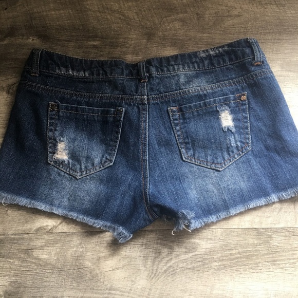 Something Trickie Jean Mini Shorts - Picture 3 of 4